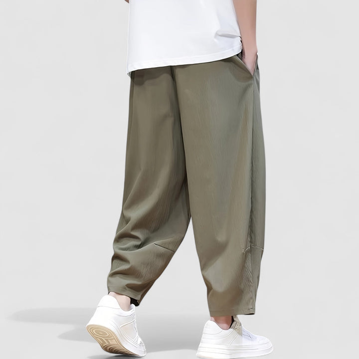 HEIN 快適なゆったりフィットのパンツ